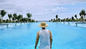 2 szabadtéri medence