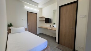 Superior-herbergi fyrir einn | Vinnuaðstaða fyrir fartölvur, straujárn/strauborð