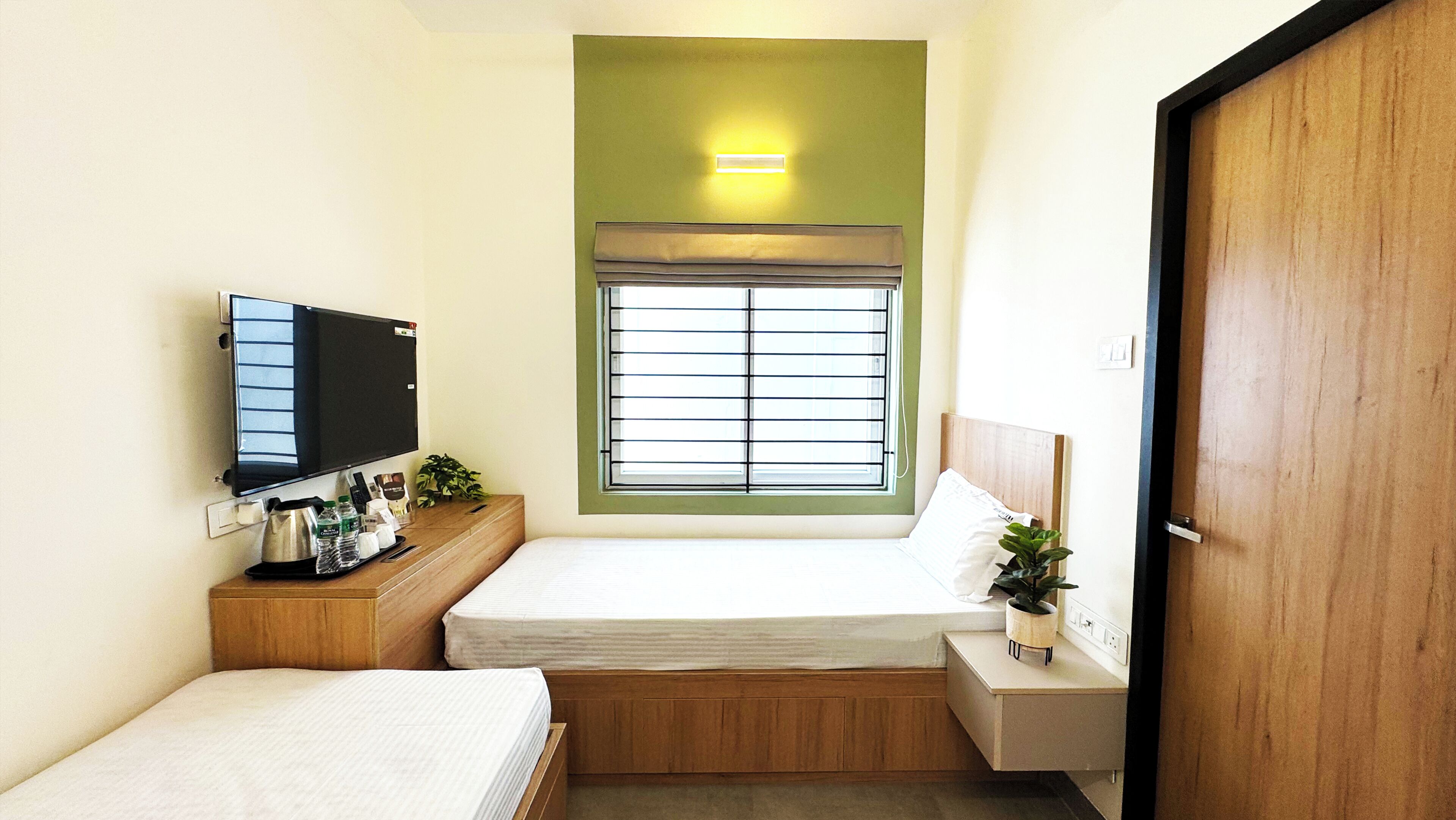 Standard-herbergi | Vinnuaðstaða fyrir fartölvur, straujárn/strauborð