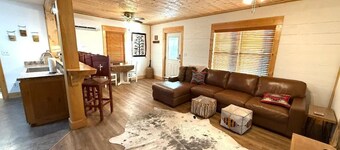 Artful Western Casita with AC in the heart of Ten Sleep - 2 Bedrooms Sleeps 4-5