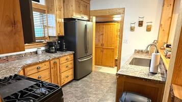 Micro-ondas, fogão, cooktop, lava-louças