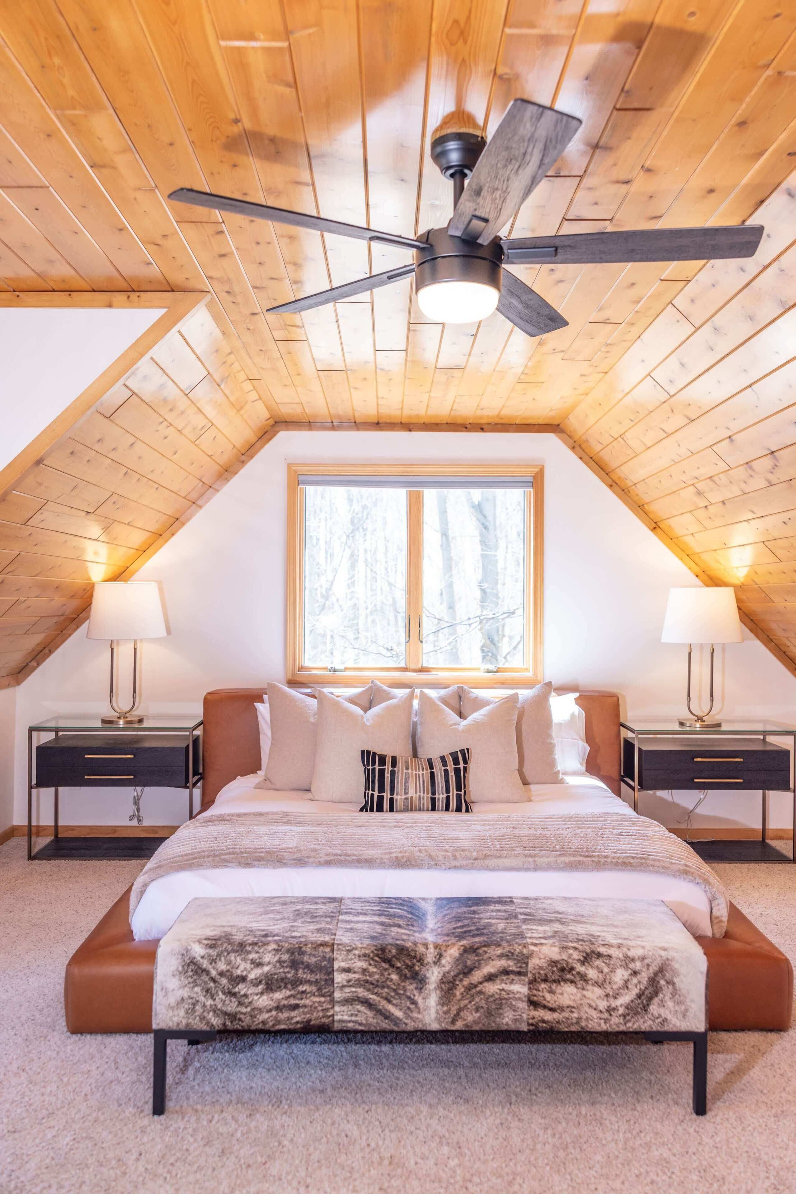 5 bedrooms, iron/ironing board, WiFi, bed sheets