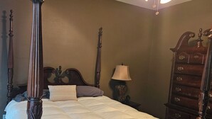 4 bedrooms, iron/ironing board, WiFi, bed sheets - Charming 4-bedroom house with AC in lovely Meraux (Meraux)