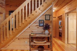 Interior - Acorn Ridge – Mountain Cabin with Hot Tub, Firepit & Scenic Outdoor Livin (Cherry Log)