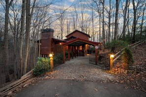 Exterior - Acorn Ridge – Mountain Cabin with Hot Tub, Firepit & Scenic Outdoor Livin (Cherry Log)