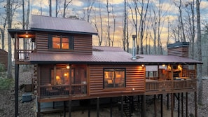 Exterior - Acorn Ridge – Mountain Cabin with Hot Tub, Firepit & Scenic Outdoor Livin (Cherry Log)