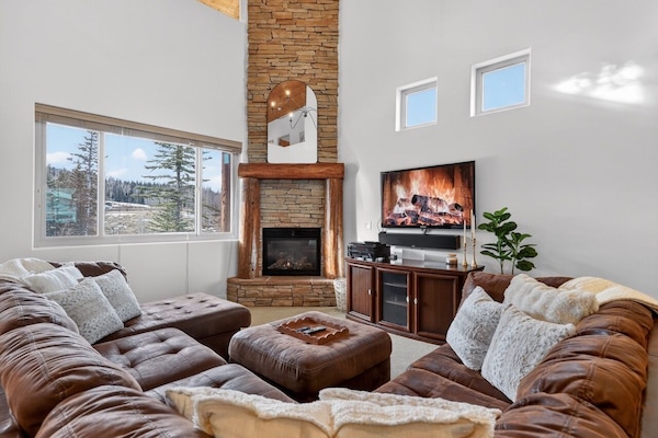 TV connectée, cheminée, baby-foot