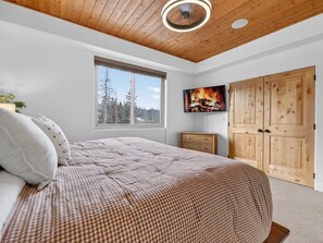 4 bedrooms, free WiFi, bed sheets - Brian Head Townhome | Walk to Navajo Slopes (Brian Head)