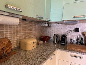 Kühlschrank, Ofen, Herdplatte, Geschirrspüler