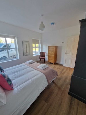 4 habitaciones, tabla de planchar con plancha y wifi gratis