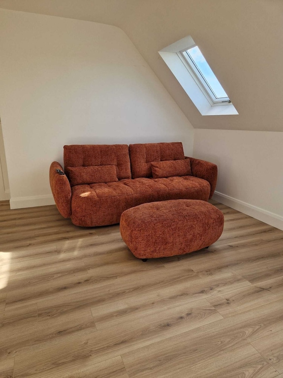 Luxurious 4-bedroom House Perfect For Relaxing Stays In Cong - 梅奧郡