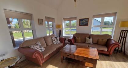 Luxurious 4-bedroom house perfect for relaxing stays in Cong