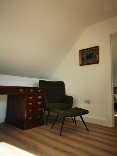 Luxurious 4-bedroom house perfect for relaxing stays in Cong