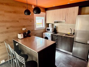 Private kitchen - Casa del Mediterraneo Apartment in the Old Town of Benidorm (Benidorm)