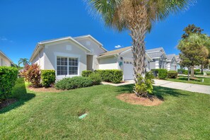Exterior - 2232-New to rentals! Family home with Pool & Hot Tub! (Kissimmee)