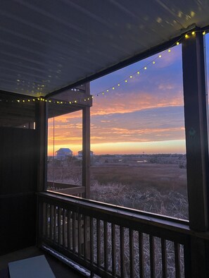 Property grounds - Waterfront 3-bedroom Home in Surf City (Surf City)