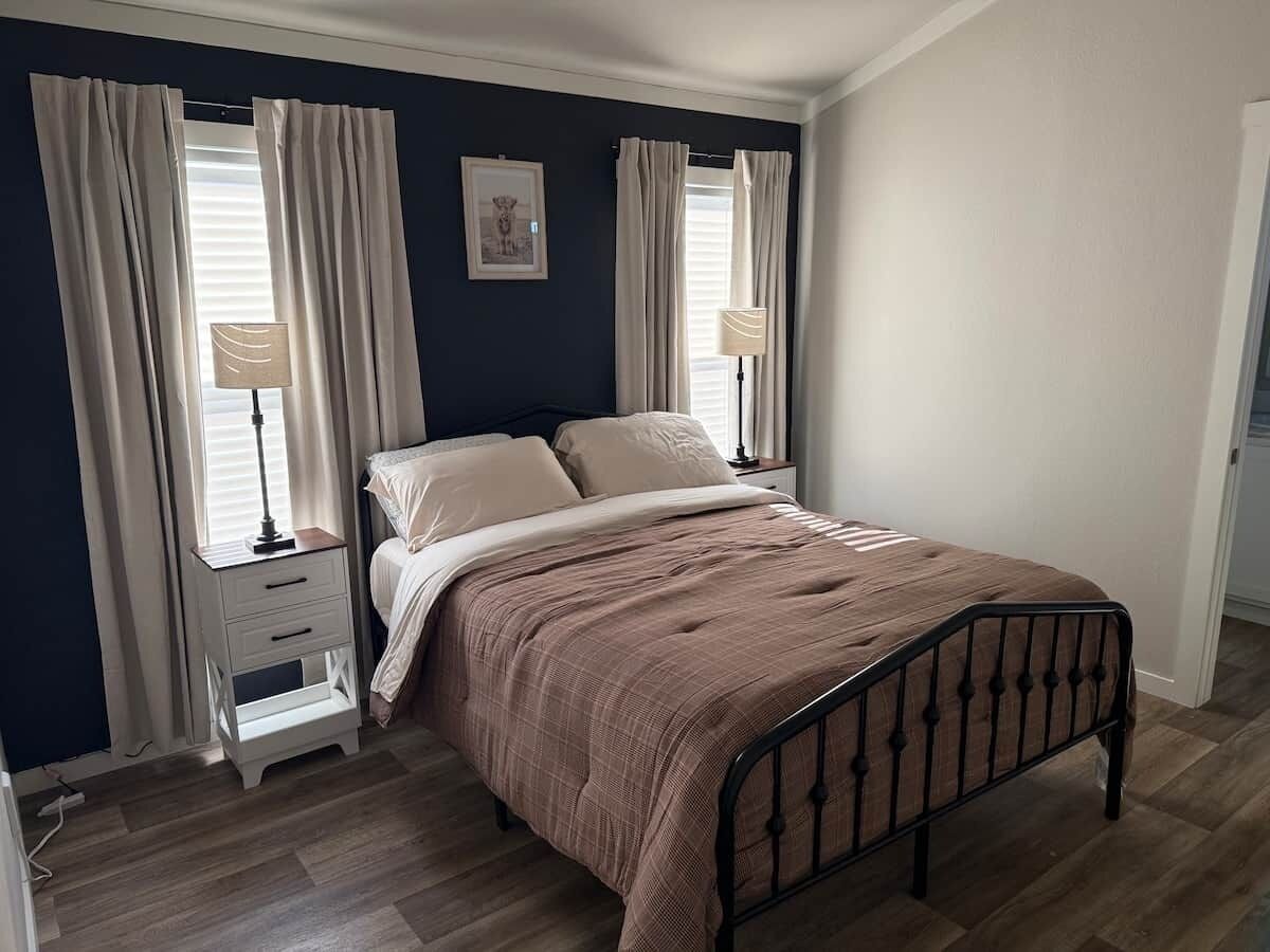 2 Schlafzimmer, Reisekinderbett, kostenloses WLAN, Bettwäsche