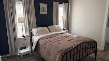 2 bedrooms, travel crib, free WiFi, bed sheets