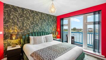 Fer et planche à repasser, Wi-Fi gratuit, draps fournis