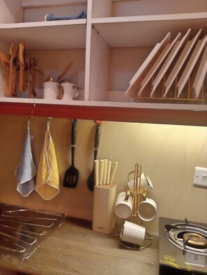 Microwave, stovetop - Fantastic Executive Studio apartment in welcoming Nairobi for your stay (Nairobi)