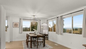 Unclassified image, 2 of 29, button - Burien MidCentury Lux | 6 Beds | 2 Mins to Airport (Burien)
