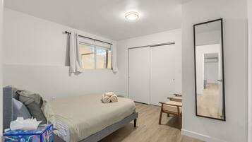 Iron/ironing board, travel crib, WiFi