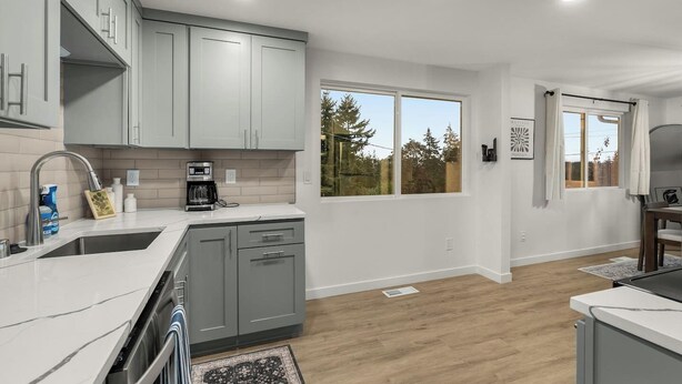 Unclassified image, 1 of 29, button - Burien MidCentury Lux | 6 Beds | 2 Mins to Airport (Burien)