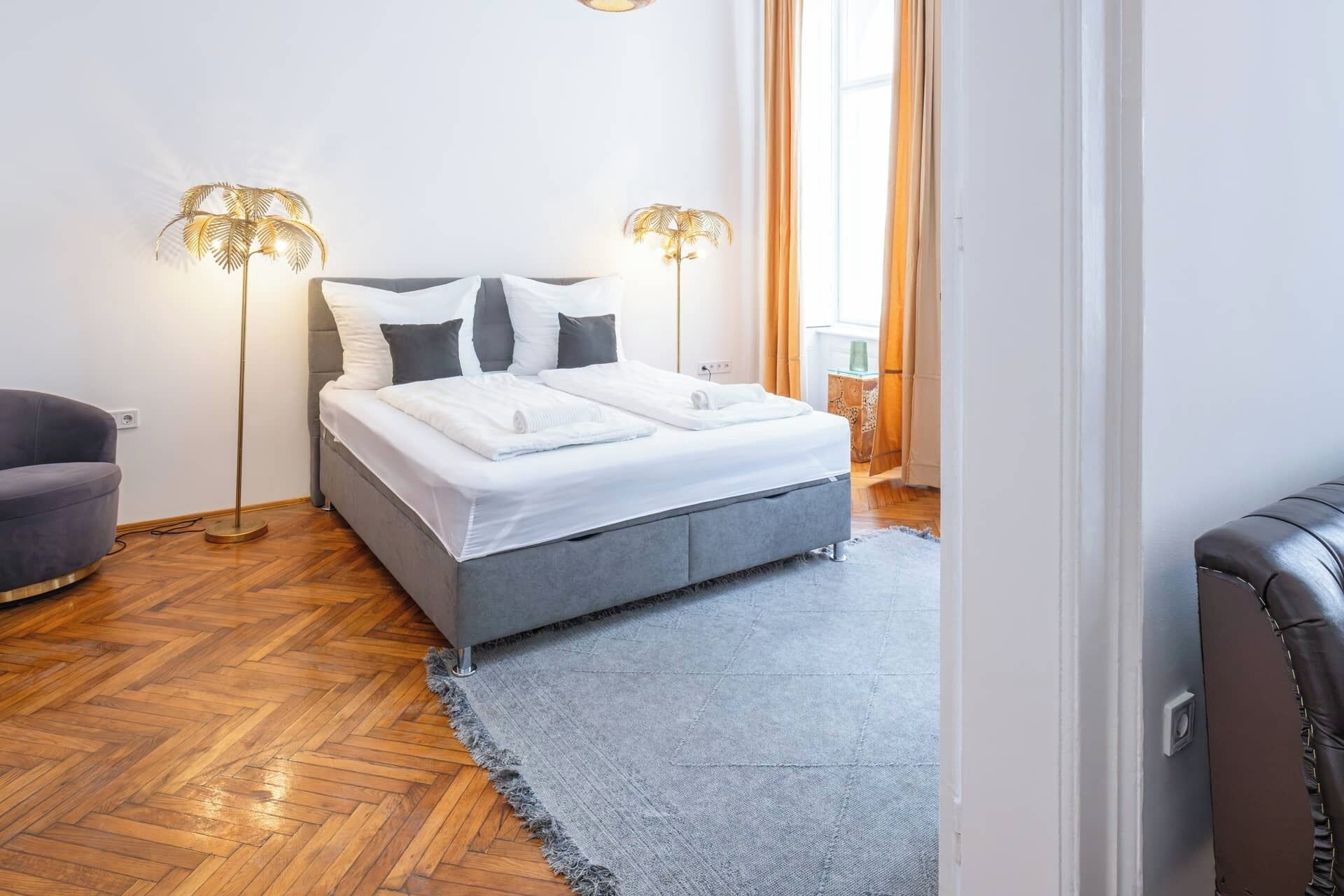 Caja de seguridad en la habitación, wifi gratis y ropa de cama 