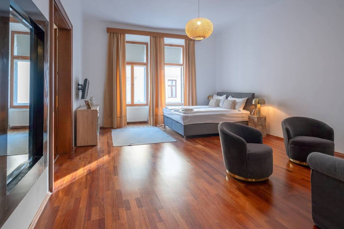 Apartment, City View | In-room safe, WiFi (free), bed sheets