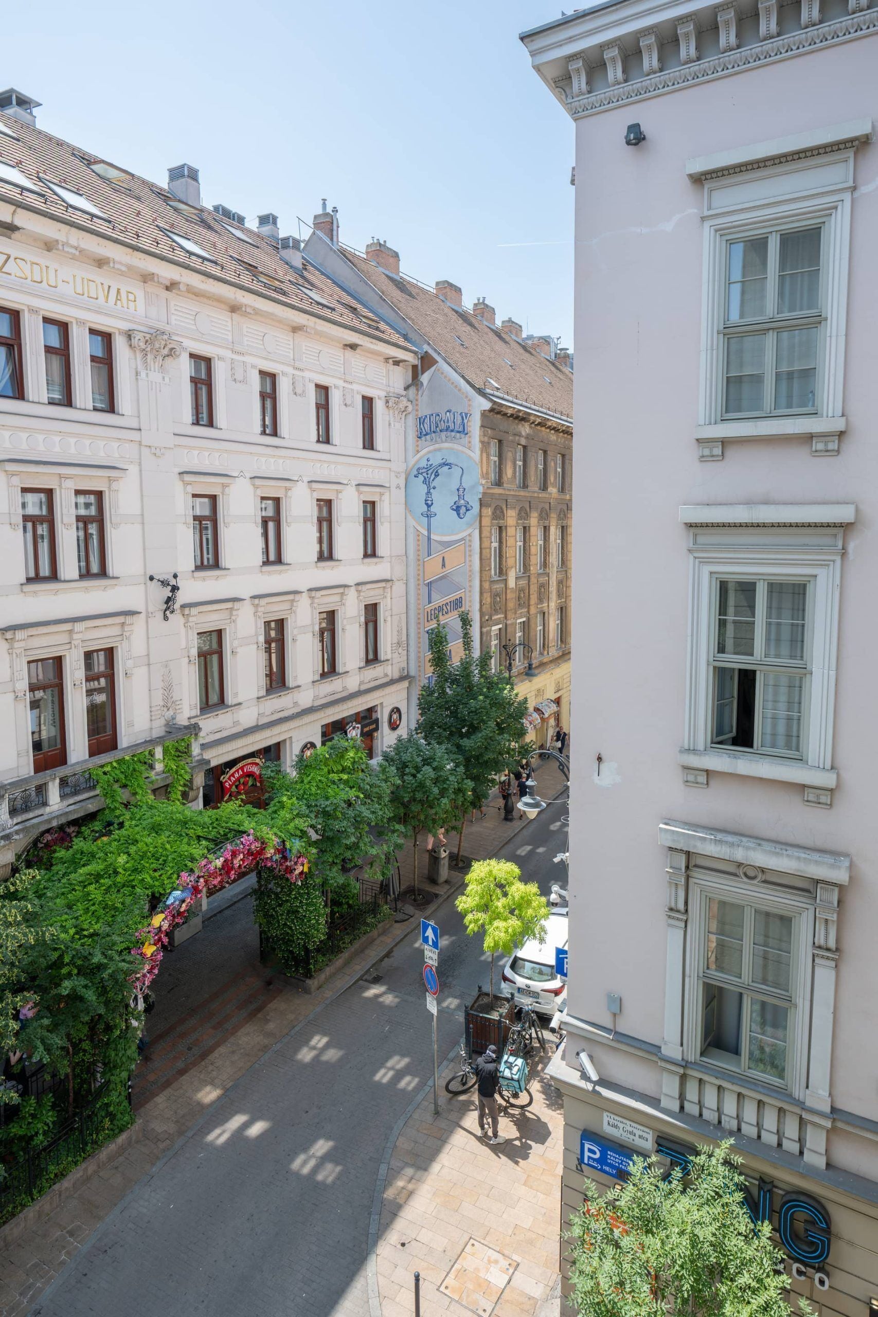 อพาร์ทเมนท์, วิวเมือง | วิวท้องถนน