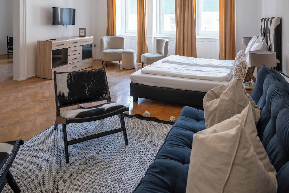 Lägenhet - utsikt mot staden | Värdeförvaringsskåp på rummet, gratis wi-fi och sängkläder