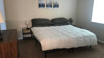 Desk, iron/ironing board, WiFi, bed sheets