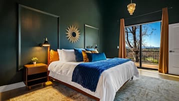 6 bedrooms, iron/ironing board, free WiFi, bed sheets