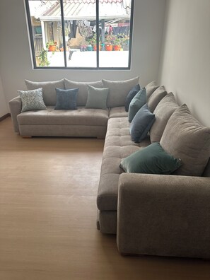 Living area - Aero Terminal. Complete apartment very close to the airport and terminal. (Cuenca)