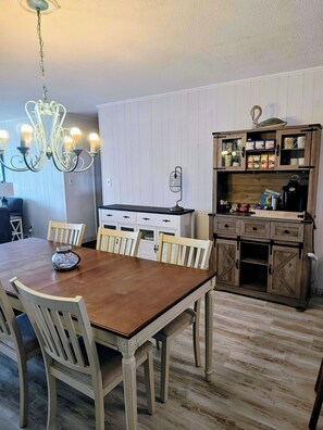 Dining - Driftwood Cottage (Rodanthe)