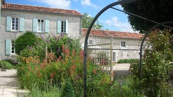 Enceinte de lâhĂ©bergement