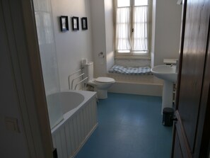 風筒、提供毛巾、番梘、廁紙