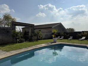 Outdoor pool - Charentaise cottage - private swimming pool (Saint-Palais-du-Né)