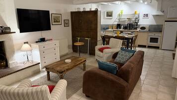 TV, peis, videospill og bøker