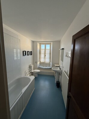 風筒、提供毛巾、番梘、廁紙