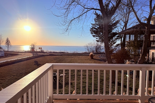 Welcome to "The Golden Hour" a lakefront home where you'll never miss a sunset!