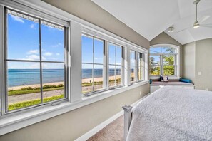 6 bedrooms, desk, iron/ironing board, WiFi