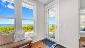 Interior - Lakefront | South Beach | 6BR (South Haven)
