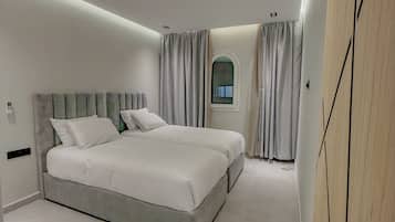 3 camere, una scrivania, ferro/asse da stiro, culla da viaggio