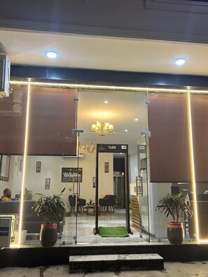 واجهة المنشأة