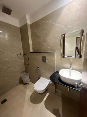 Deluxe Double or Twin Room, 1 Queen Bed, City View | Bathroom | Shower, designer toiletries, slippers, towels