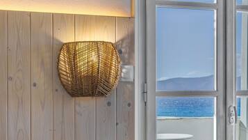 Iron/ironing board, free WiFi