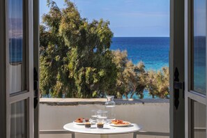 Double Room with Sea View | Vistas desde la habitación