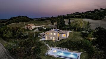 4 bedrooms