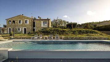 4 bedrooms